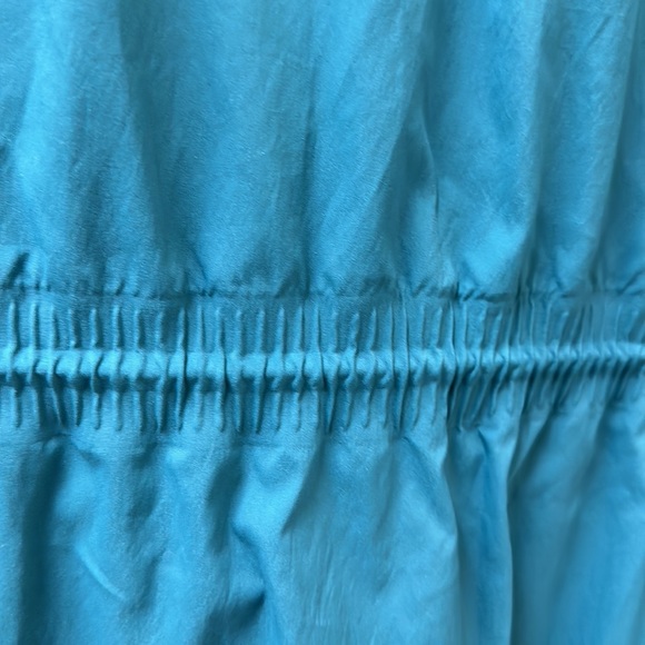 LIKE NEW! Athleta Levitate Poplin Tank - Picture 9 of 14